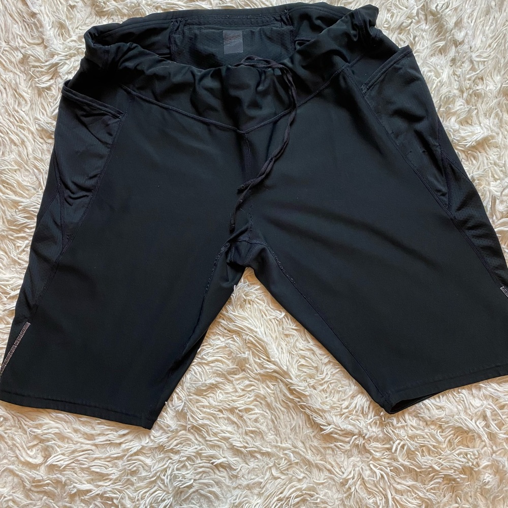 Lucy•biker shorts.